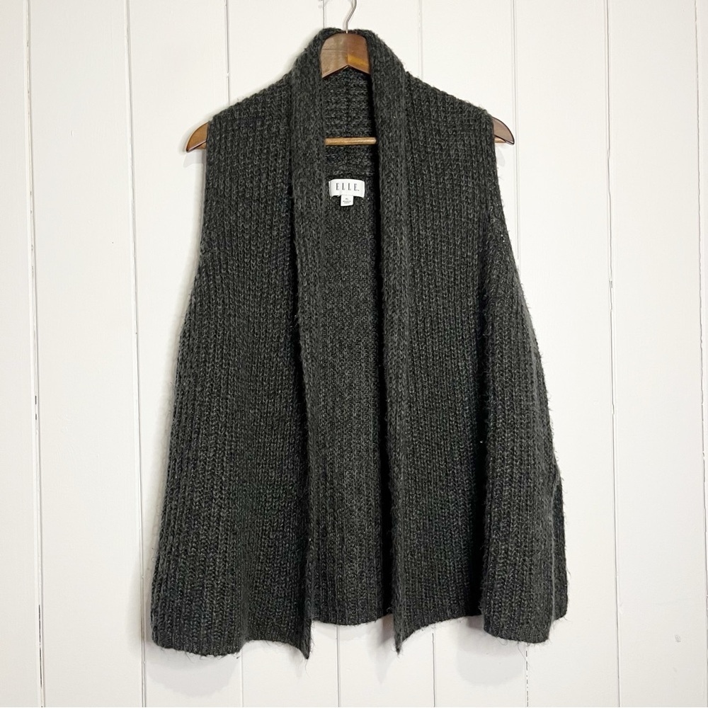 Elle Grey Knit Vest. Size XL.